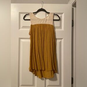 Ladies Sleeveless Top, medium